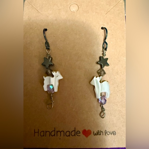Handmade Jewelry - Handmade Star and Horse Earrings -
Mother of pearl / hematite